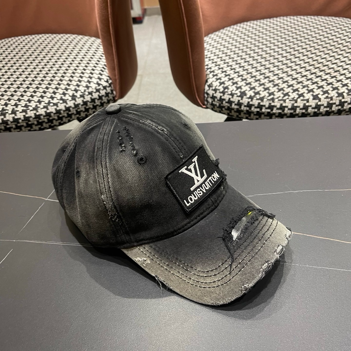 LV路易威登 复古做旧水洗棒球帽子女宽檐加深显脸小遮阳破洞鸭舌帽男