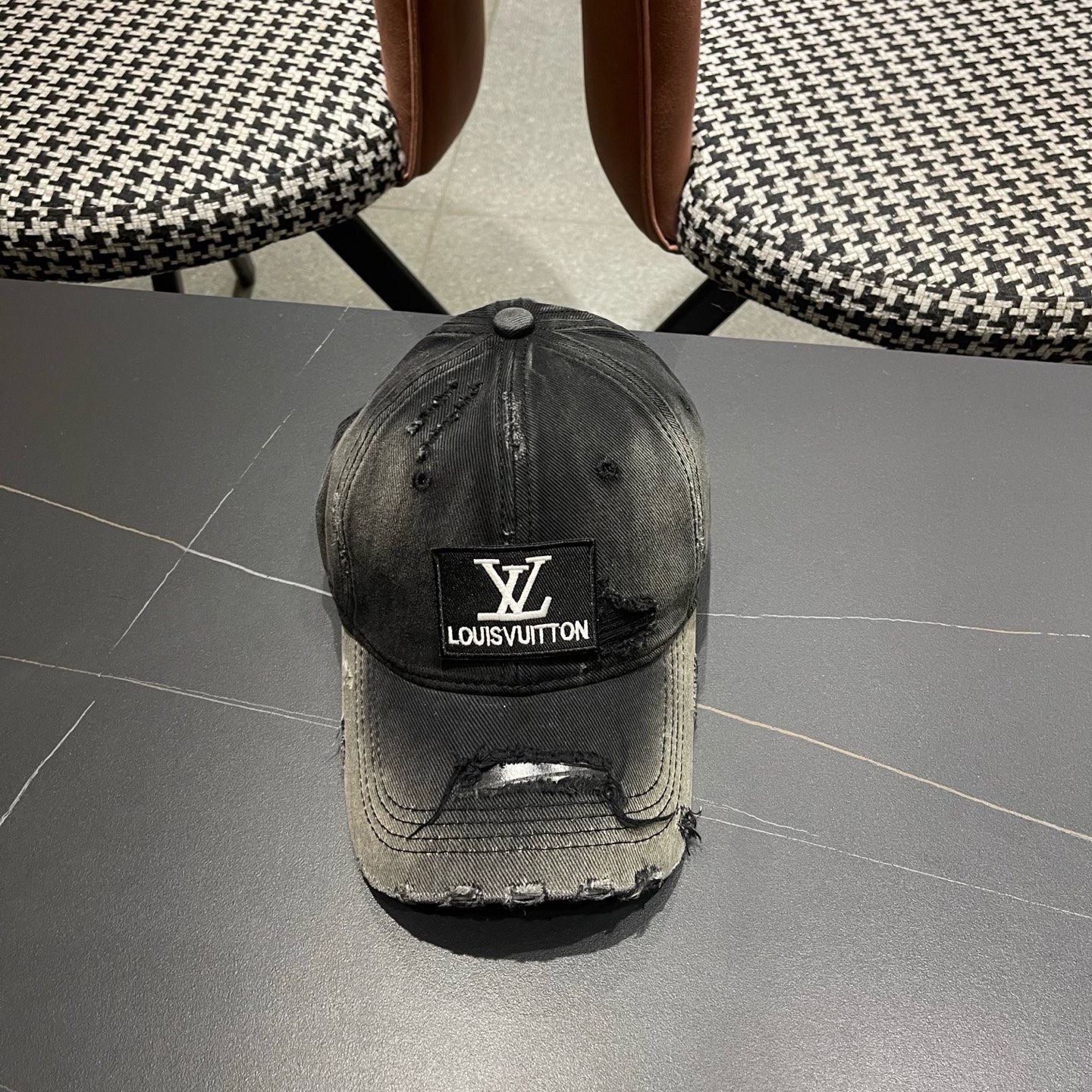 LV路易威登 复古做旧水洗棒球帽子女宽檐加深显脸小遮阳破洞鸭舌帽男