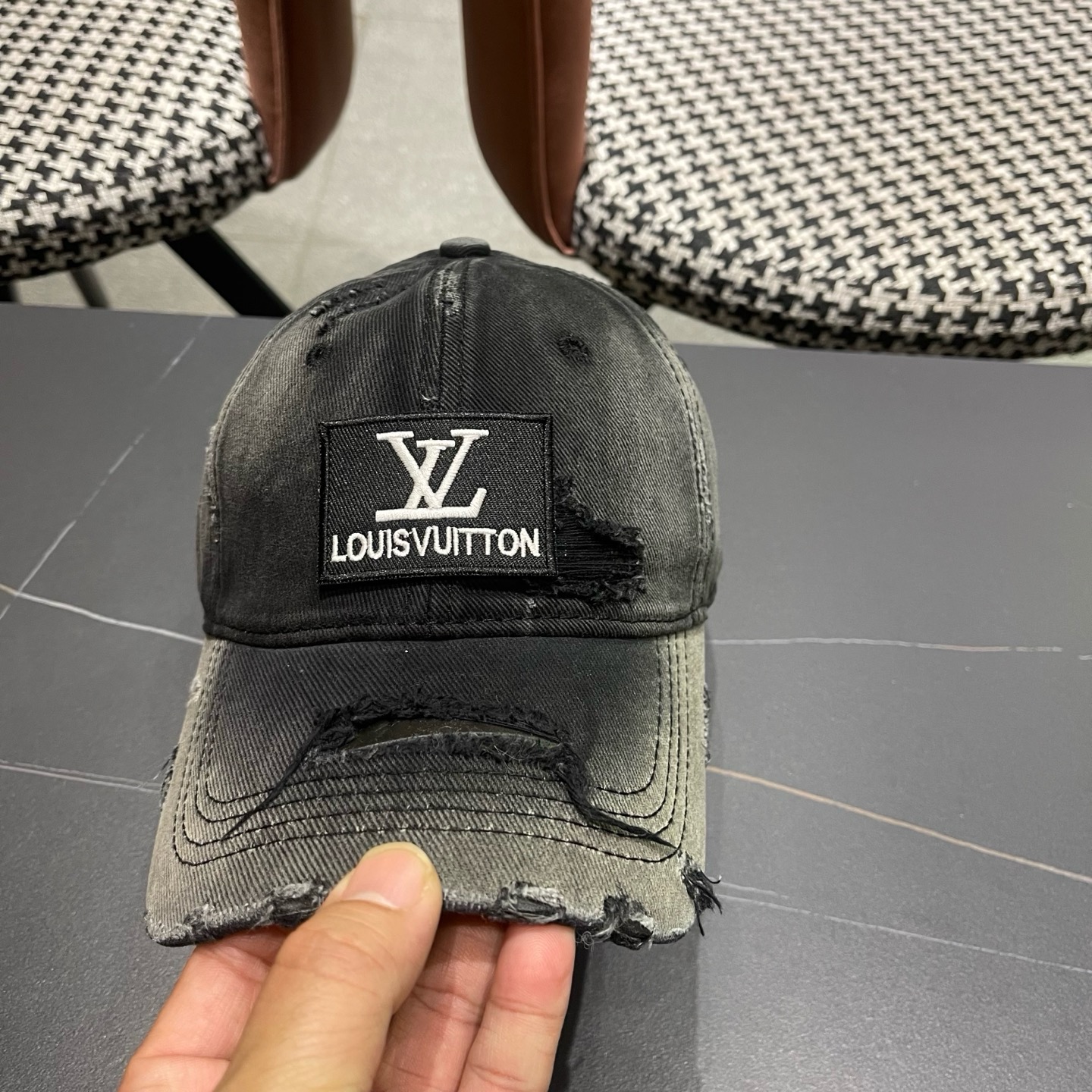 LV路易威登 复古做旧水洗棒球帽子女宽檐加深显脸小遮阳破洞鸭舌帽男