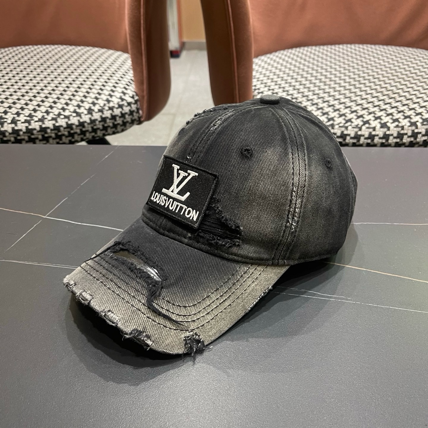 LV路易威登 复古做旧水洗棒球帽子女宽檐加深显脸小遮阳破洞鸭舌帽男