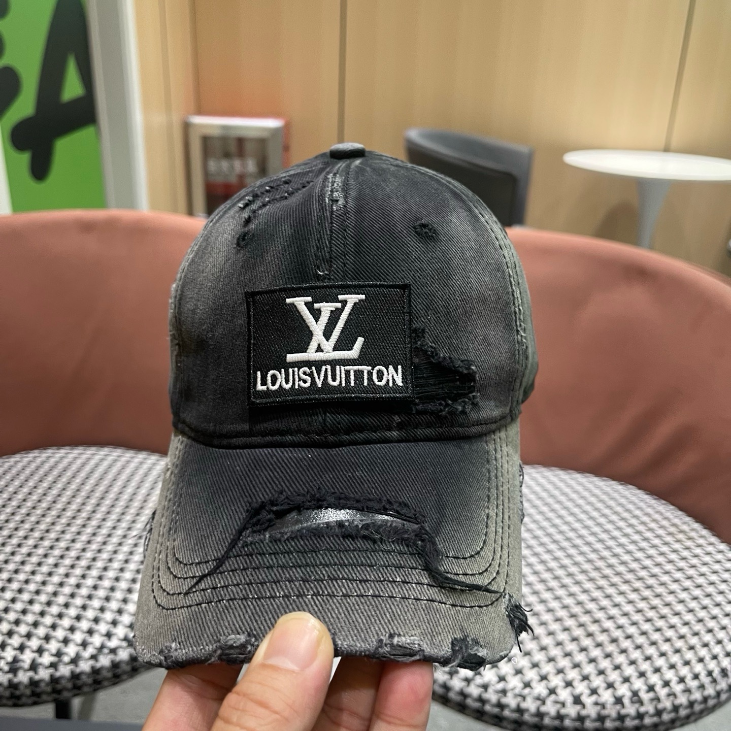 LV路易威登 复古做旧水洗棒球帽子女宽檐加深显脸小遮阳破洞鸭舌帽男