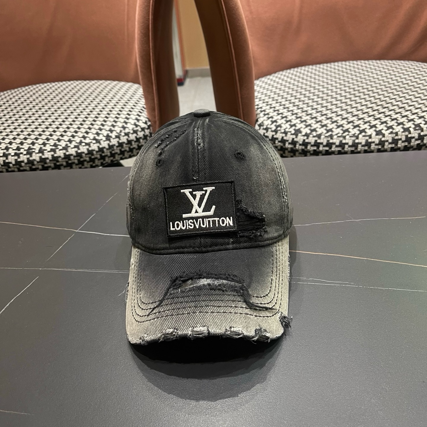 LV路易威登 复古做旧水洗棒球帽子女宽檐加深显脸小遮阳破洞鸭舌帽男