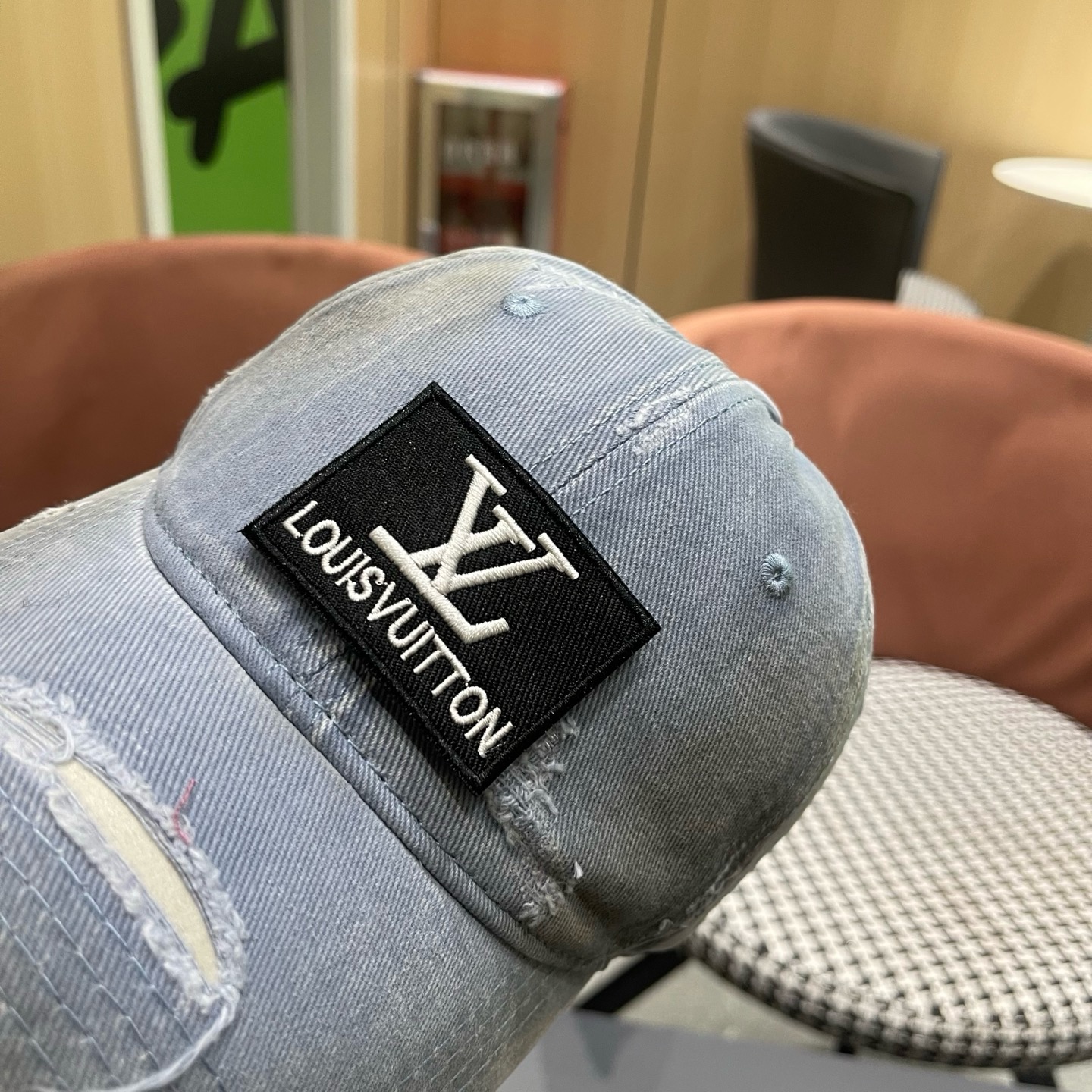 LV路易威登 复古做旧水洗棒球帽子女宽檐加深显脸小遮阳破洞鸭舌帽男