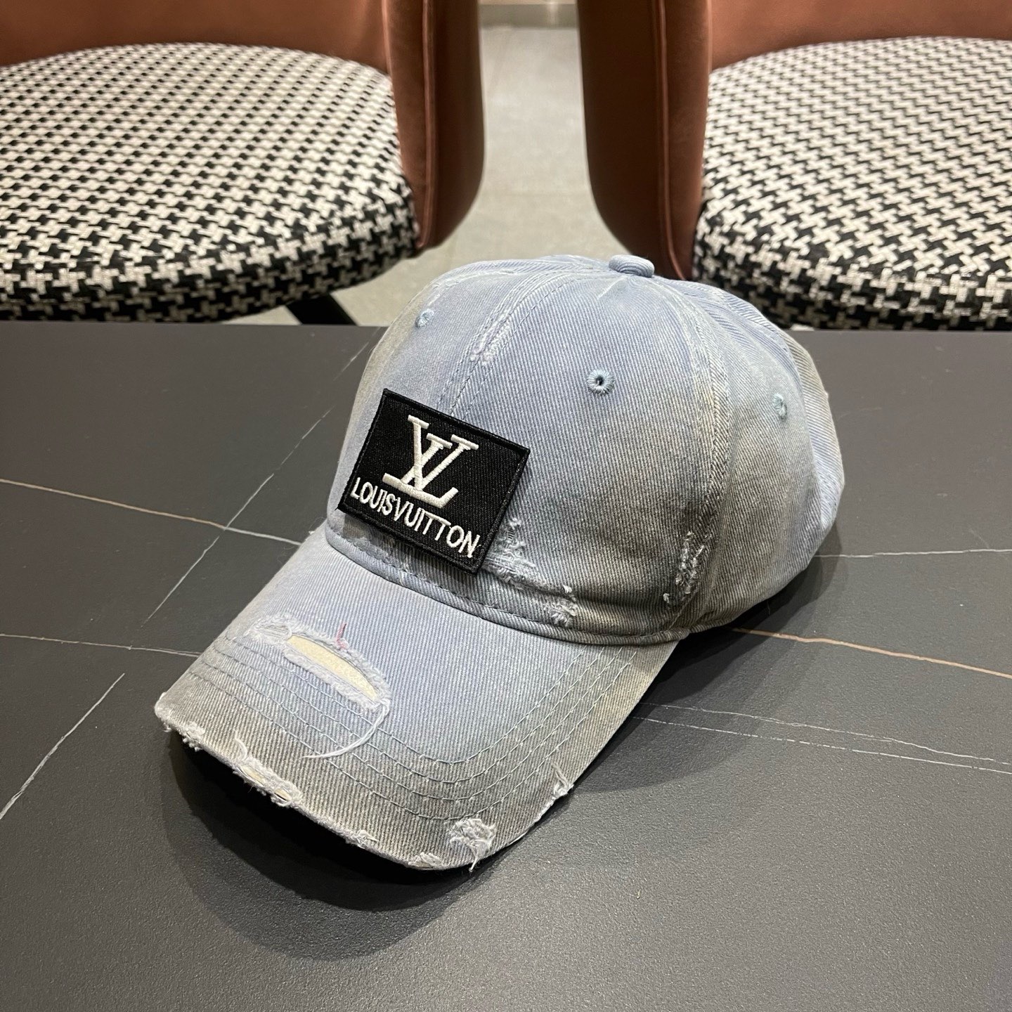 LV路易威登 复古做旧水洗棒球帽子女宽檐加深显脸小遮阳破洞鸭舌帽男