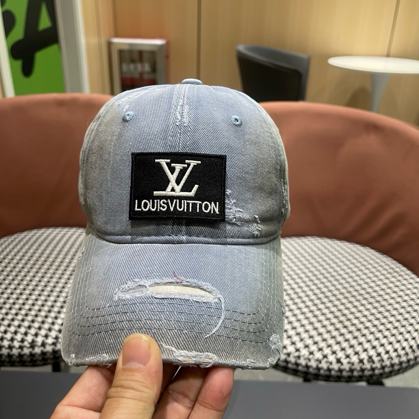 LV路易威登 复古做旧水洗棒球帽子女宽檐加深显脸小遮阳破洞鸭舌帽男