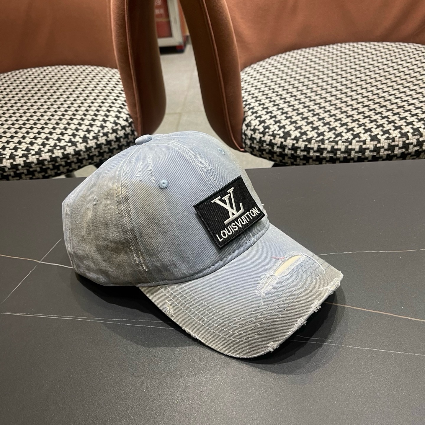 LV路易威登 复古做旧水洗棒球帽子女宽檐加深显脸小遮阳破洞鸭舌帽男