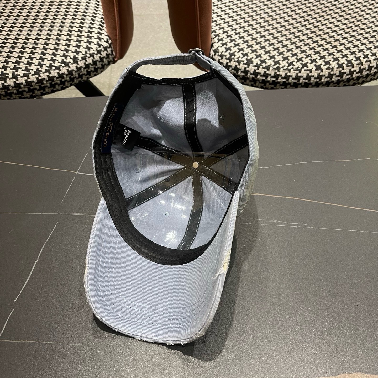 LV路易威登 复古做旧水洗棒球帽子女宽檐加深显脸小遮阳破洞鸭舌帽男