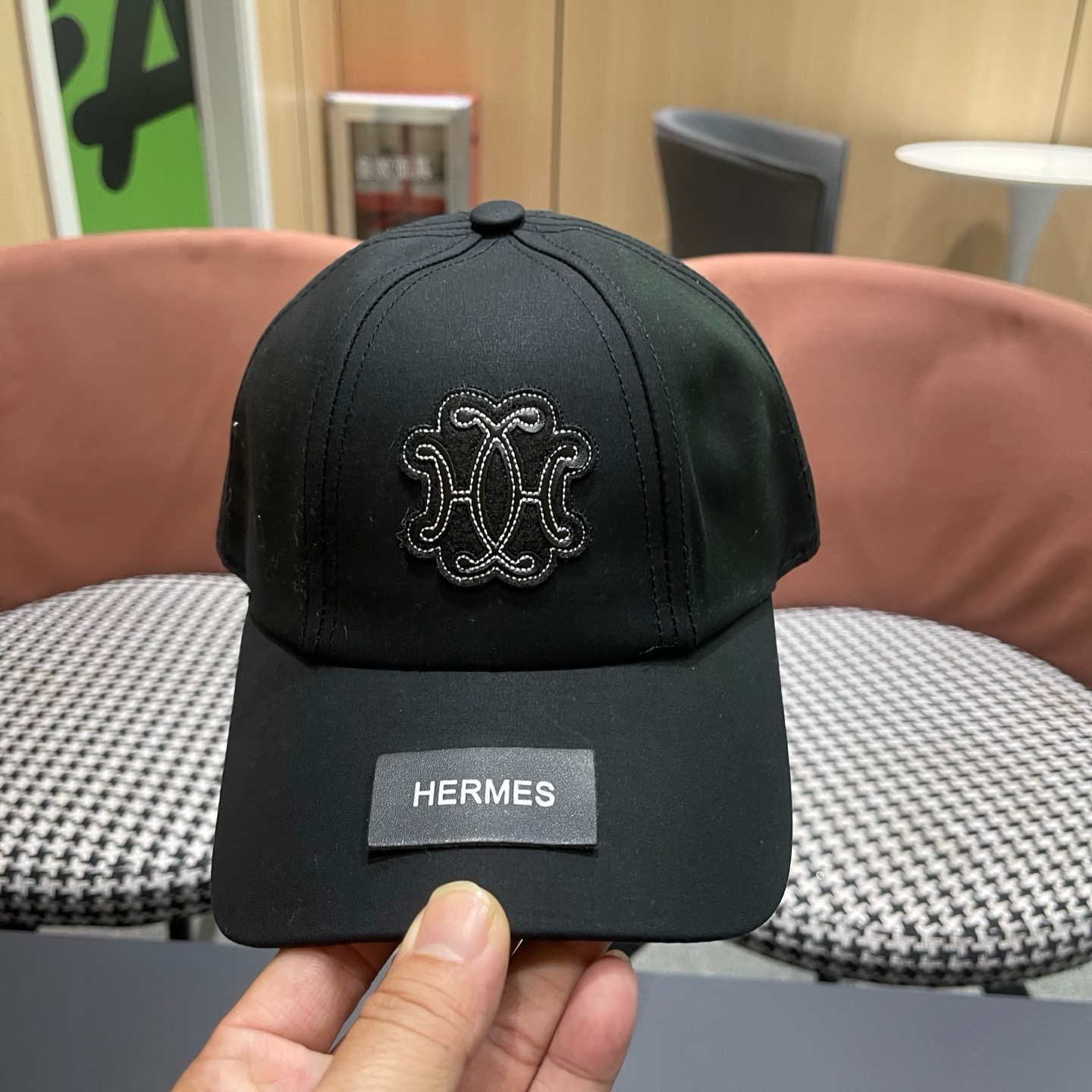 HERMÈS (爱马仕)原单棒球帽，正品开模订制，原版透气帆布面料原厂精钢调节扣，做工细致，时尚帅气质量