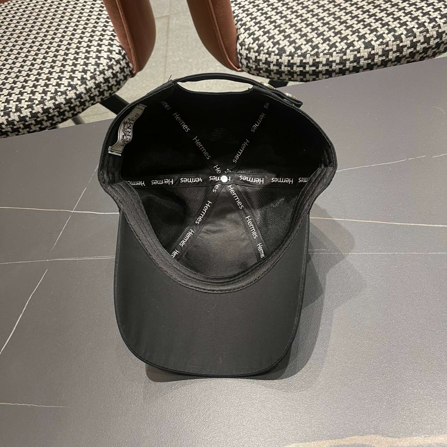 HERMÈS (爱马仕)原单棒球帽，正品开模订制，原版透气帆布面料原厂精钢调节扣，做工细致，时尚帅气质量