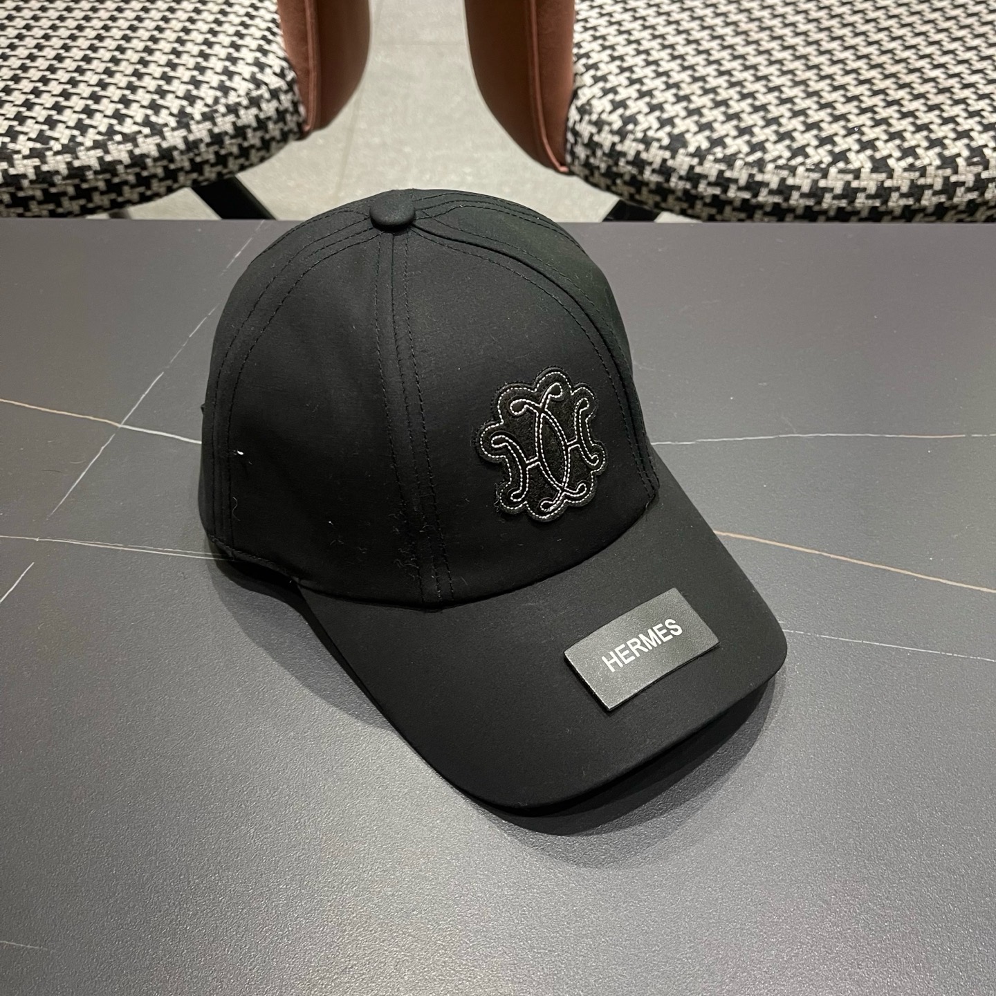 HERMÈS (爱马仕)原单棒球帽，正品开模订制，原版透气帆布面料原厂精钢调节扣，做工细致，时尚帅气质量