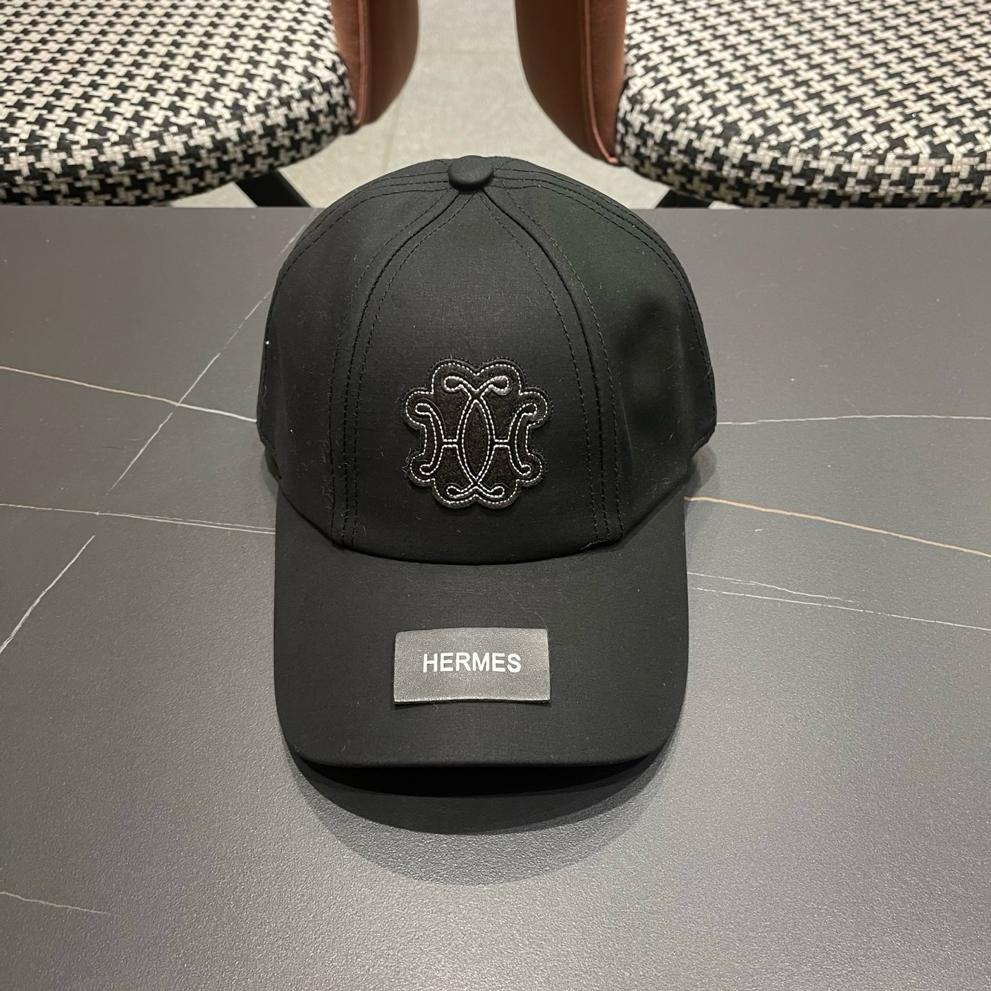 HERMÈS (爱马仕)原单棒球帽，正品开模订制，原版透气帆布面料原厂精钢调节扣，做工细致，时尚帅气质量