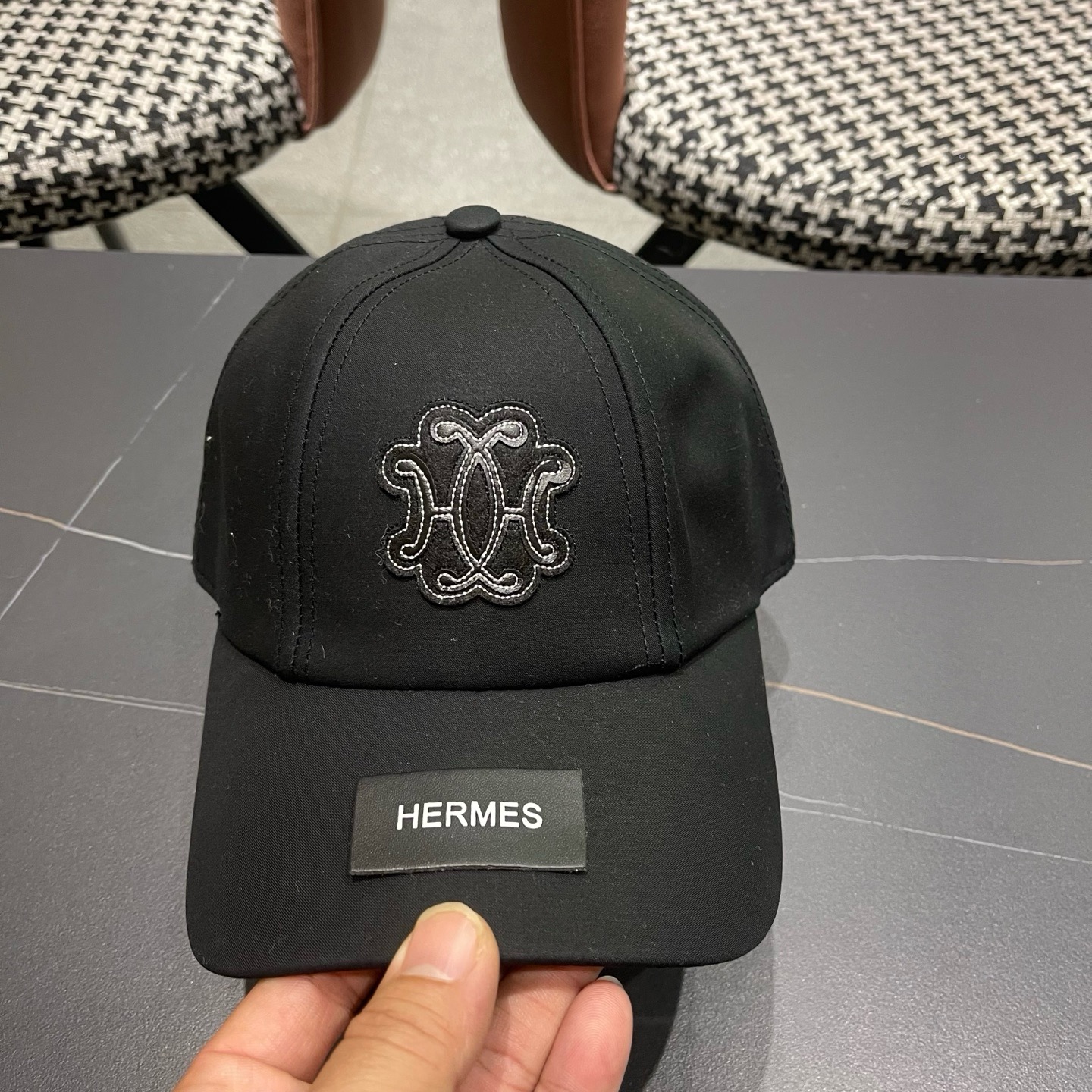 HERMÈS (爱马仕)原单棒球帽，正品开模订制，原版透气帆布面料原厂精钢调节扣，做工细致，时尚帅气质量