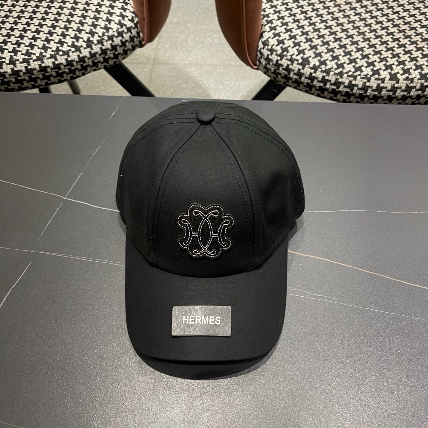 HERMÈS (爱马仕)原单棒球帽，正品开模订制，原版透气帆布面料原厂精钢调节扣，做工细致，时尚帅气质量