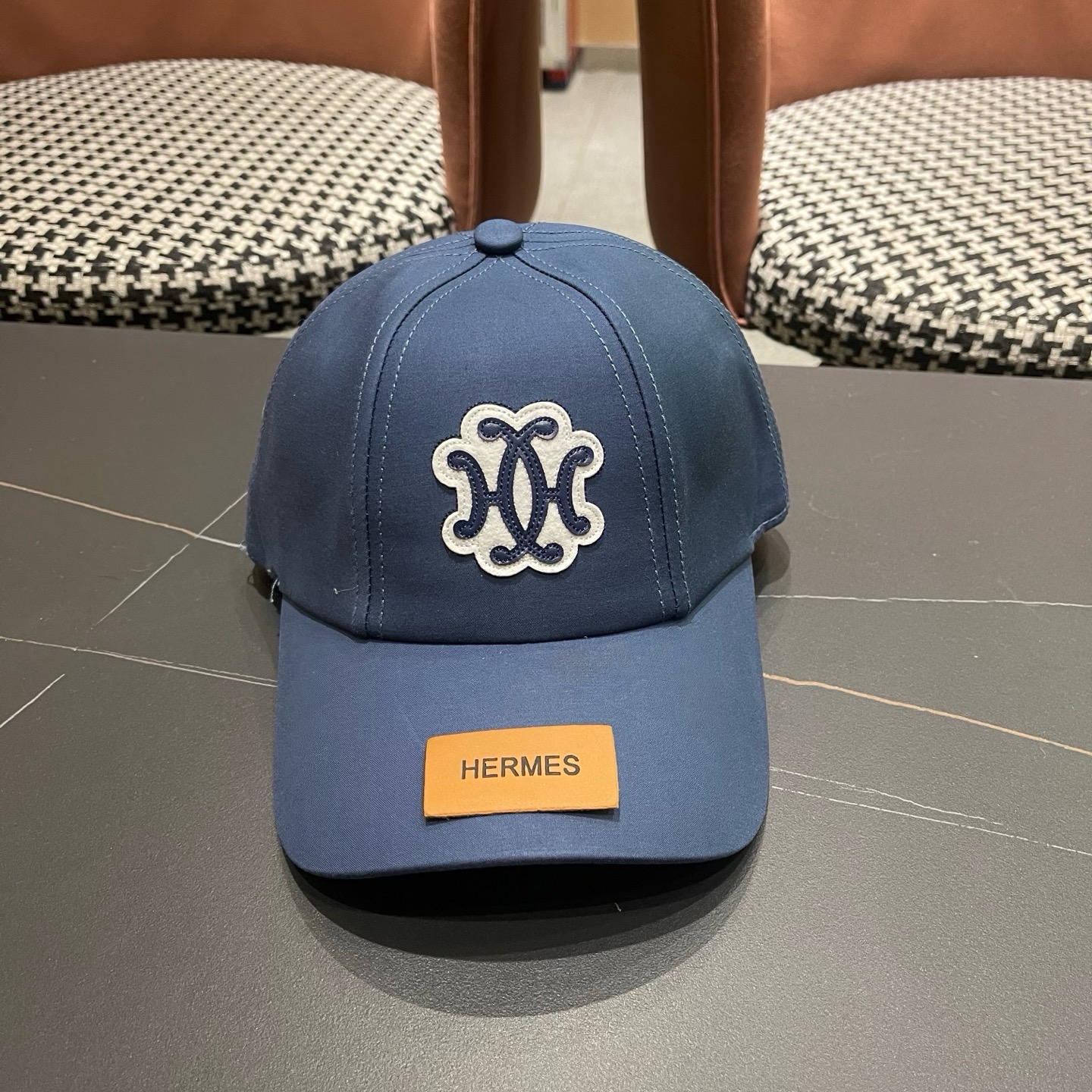 HERMÈS (爱马仕)原单棒球帽，正品开模订制，原版透气帆布面料原厂精钢调节扣，做工细致，时尚帅气质量