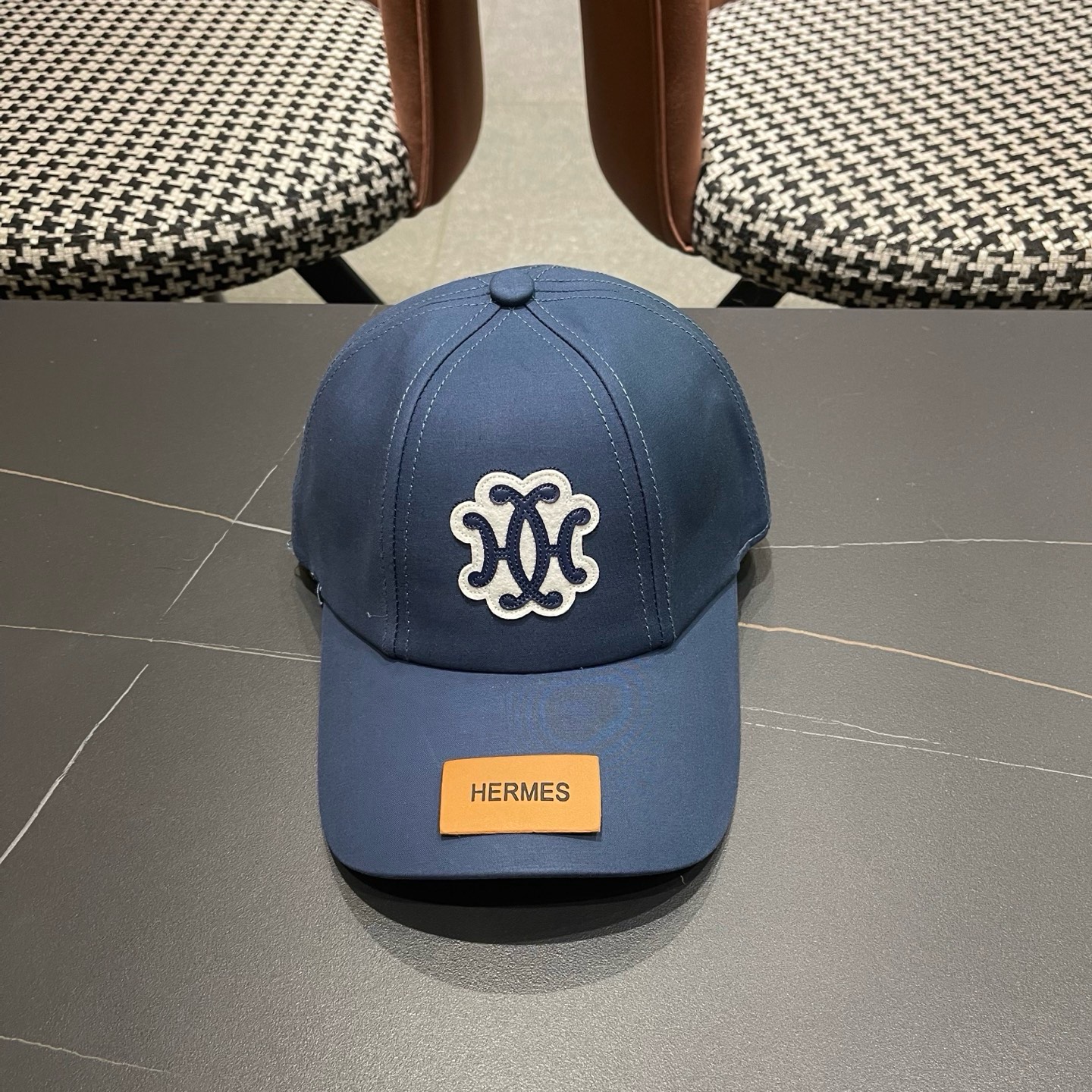 HERMÈS (爱马仕)原单棒球帽，正品开模订制，原版透气帆布面料原厂精钢调节扣，做工细致，时尚帅气质量