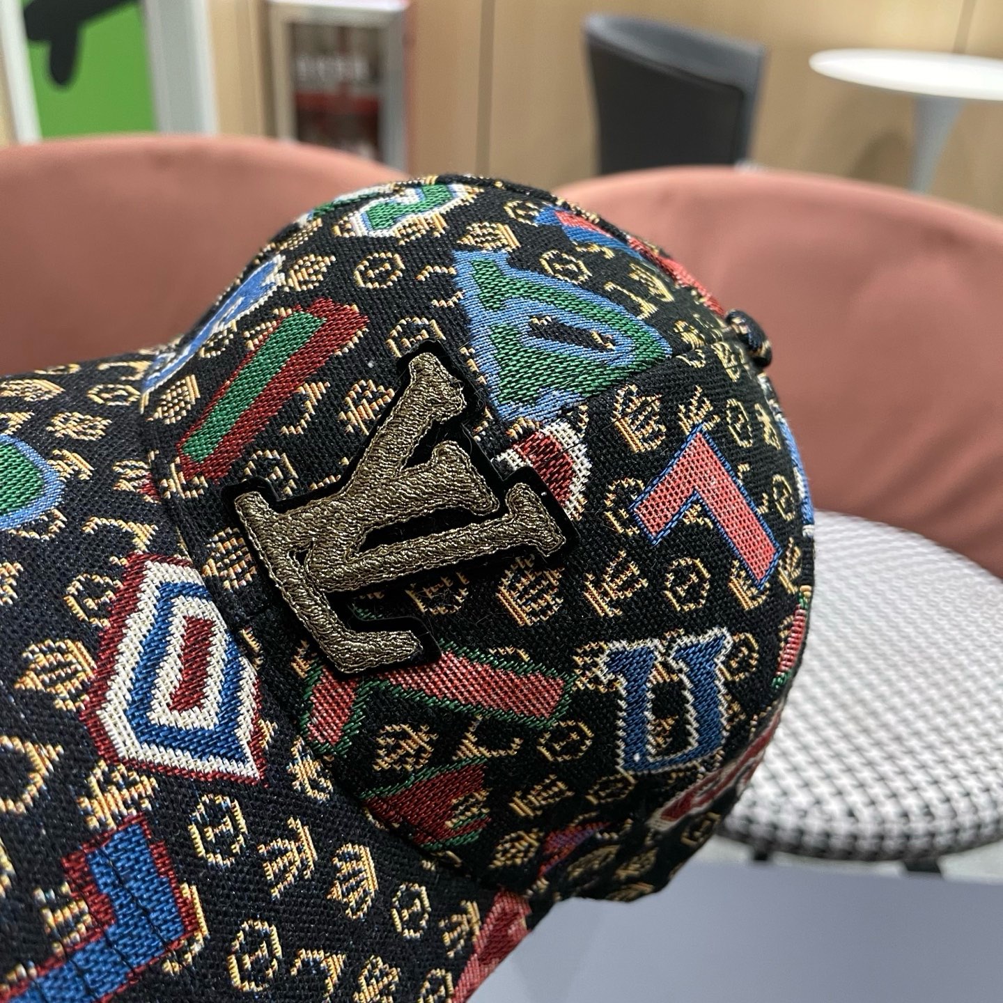 LV路易威登 新款韩版春秋季时尚遮阳鸭舌帽子女个性刺绣数字潮牌ins男棒球帽