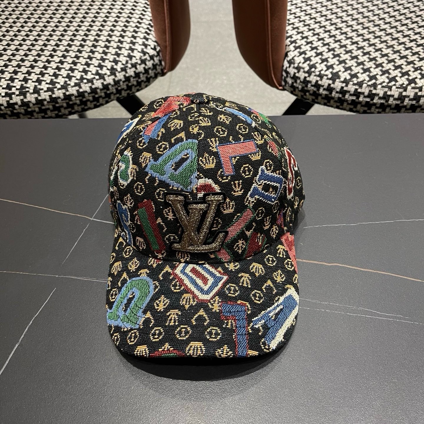 LV路易威登 新款韩版春秋季时尚遮阳鸭舌帽子女个性刺绣数字潮牌ins男棒球帽