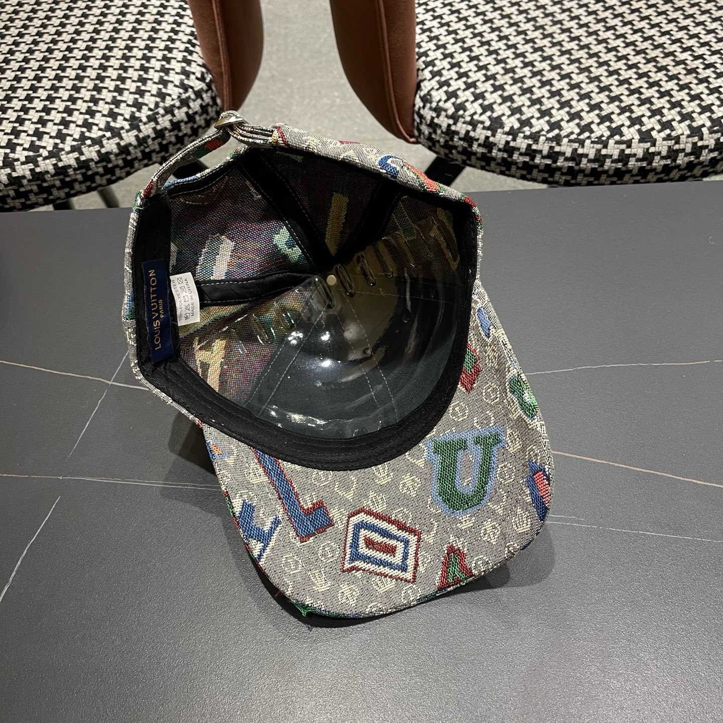 LV路易威登 新款韩版春秋季时尚遮阳鸭舌帽子女个性刺绣数字潮牌ins男棒球帽