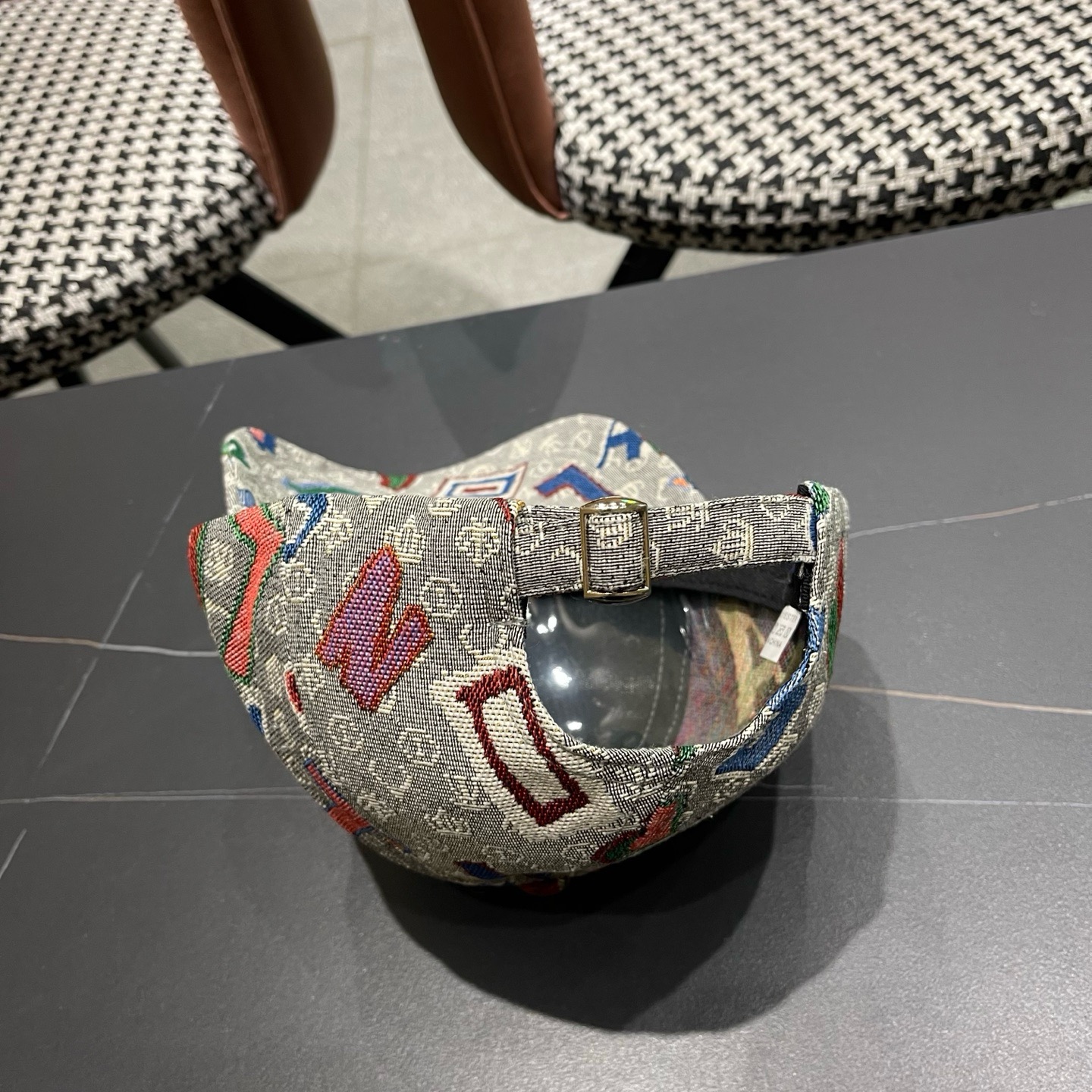 LV路易威登 新款韩版春秋季时尚遮阳鸭舌帽子女个性刺绣数字潮牌ins男棒球帽