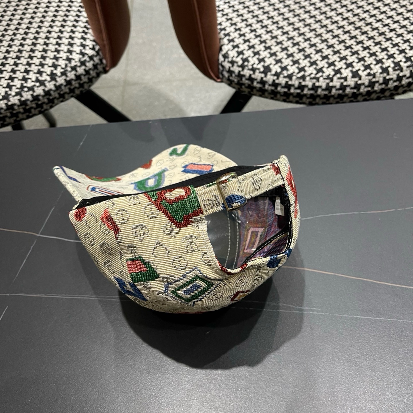 LV路易威登 新款韩版春秋季时尚遮阳鸭舌帽子女个性刺绣数字潮牌ins男棒球帽