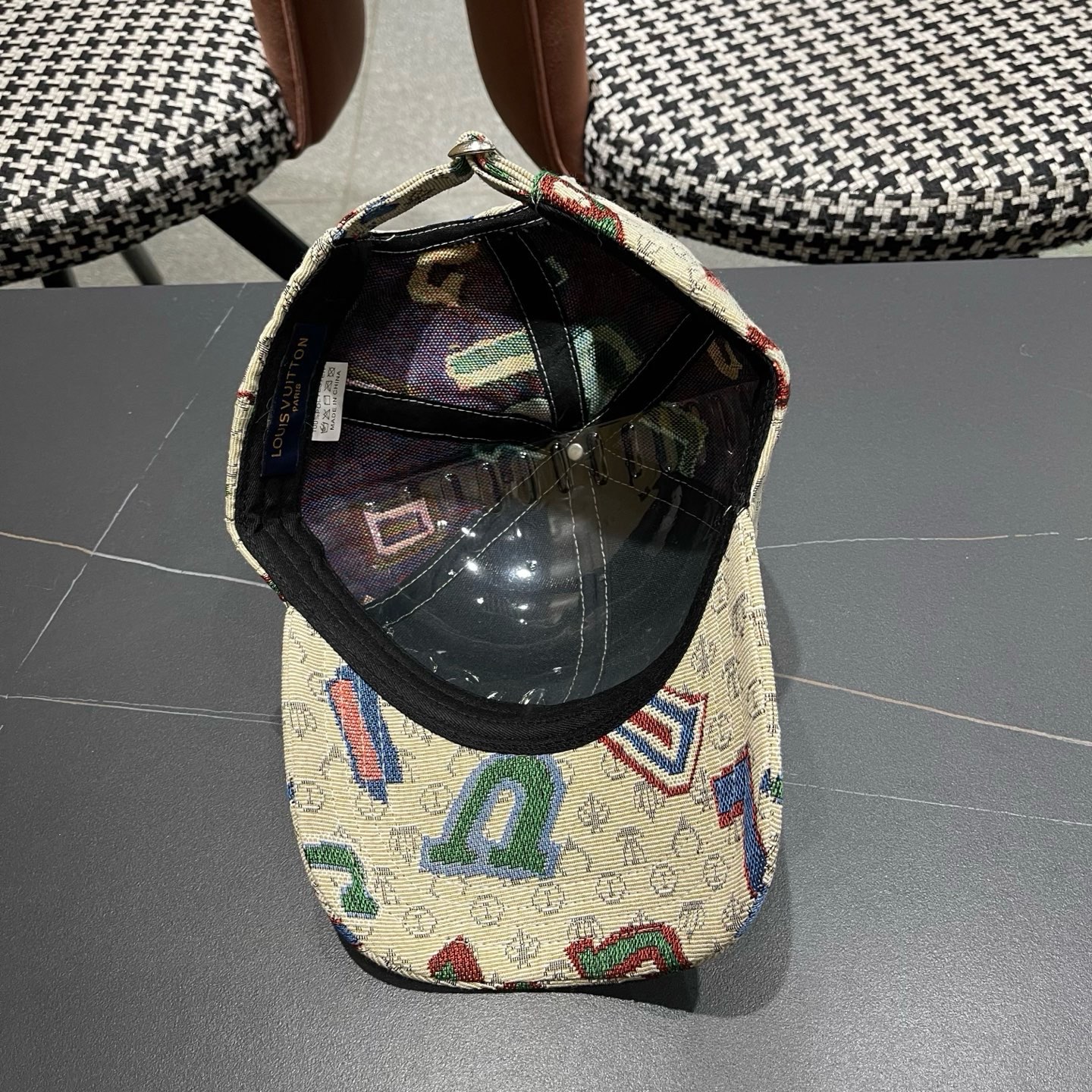 LV路易威登 新款韩版春秋季时尚遮阳鸭舌帽子女个性刺绣数字潮牌ins男棒球帽