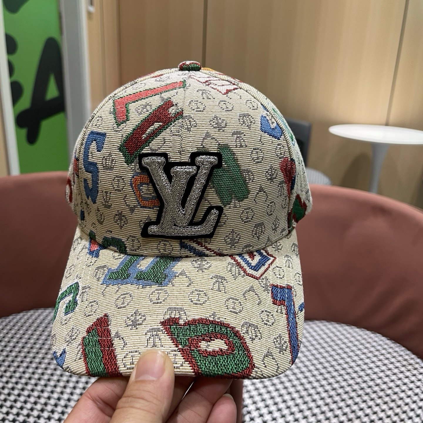 LV路易威登 新款韩版春秋季时尚遮阳鸭舌帽子女个性刺绣数字潮牌ins男棒球帽