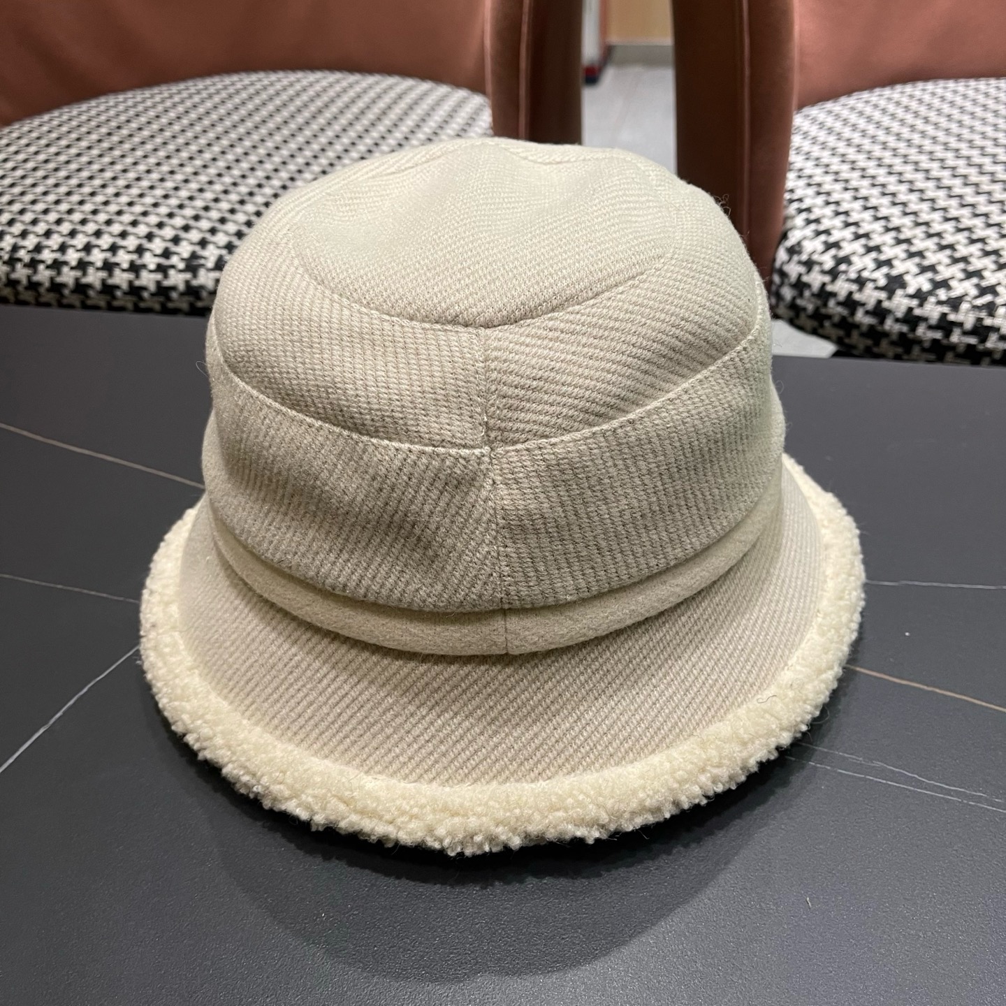 香奈儿CHANEL渔夫帽女秋冬季百搭显脸小盆帽加厚保暖防寒水桶帽子