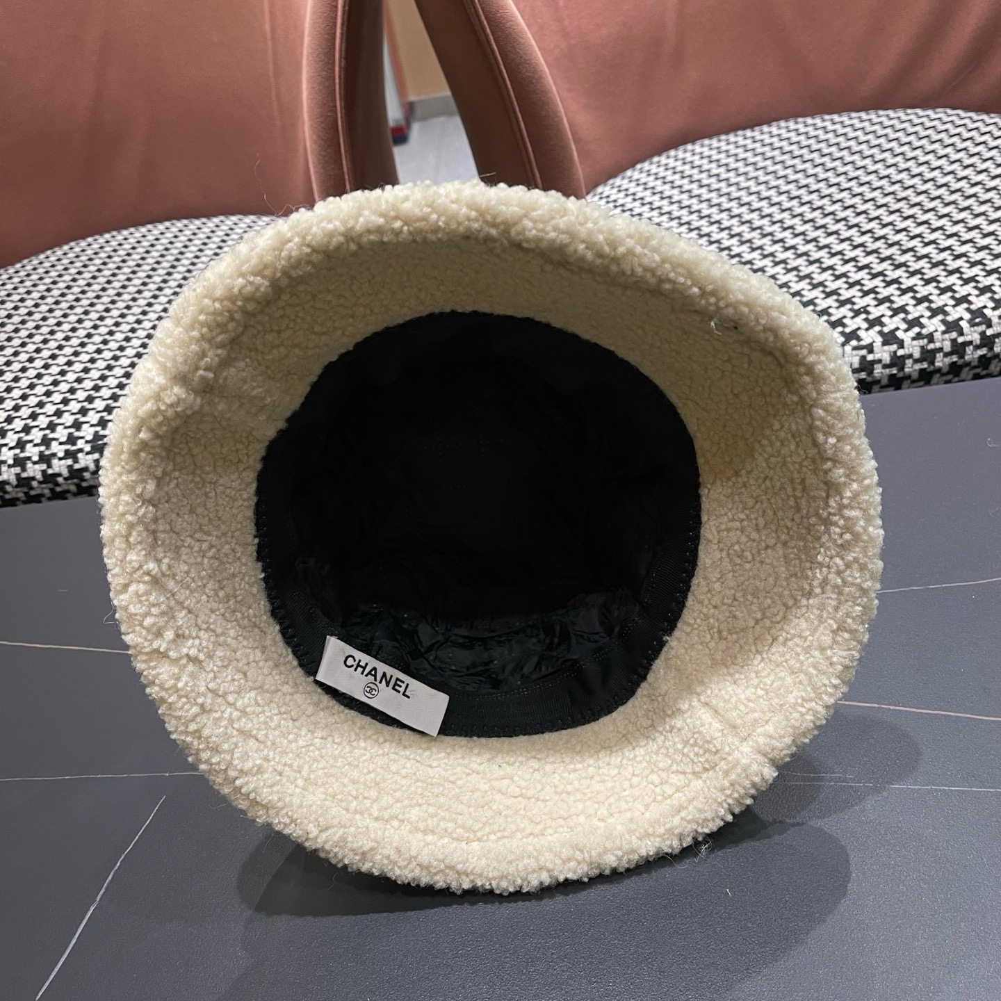 香奈儿CHANEL渔夫帽女秋冬季百搭显脸小盆帽加厚保暖防寒水桶帽子