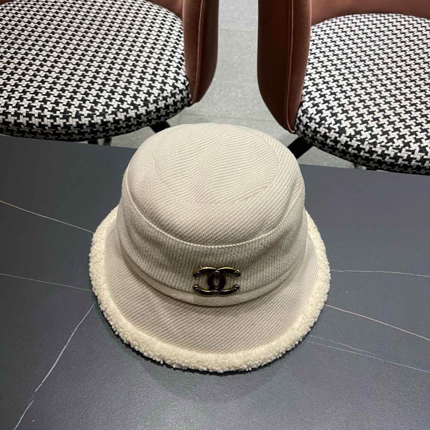 香奈儿CHANEL渔夫帽女秋冬季百搭显脸小盆帽加厚保暖防寒水桶帽子
