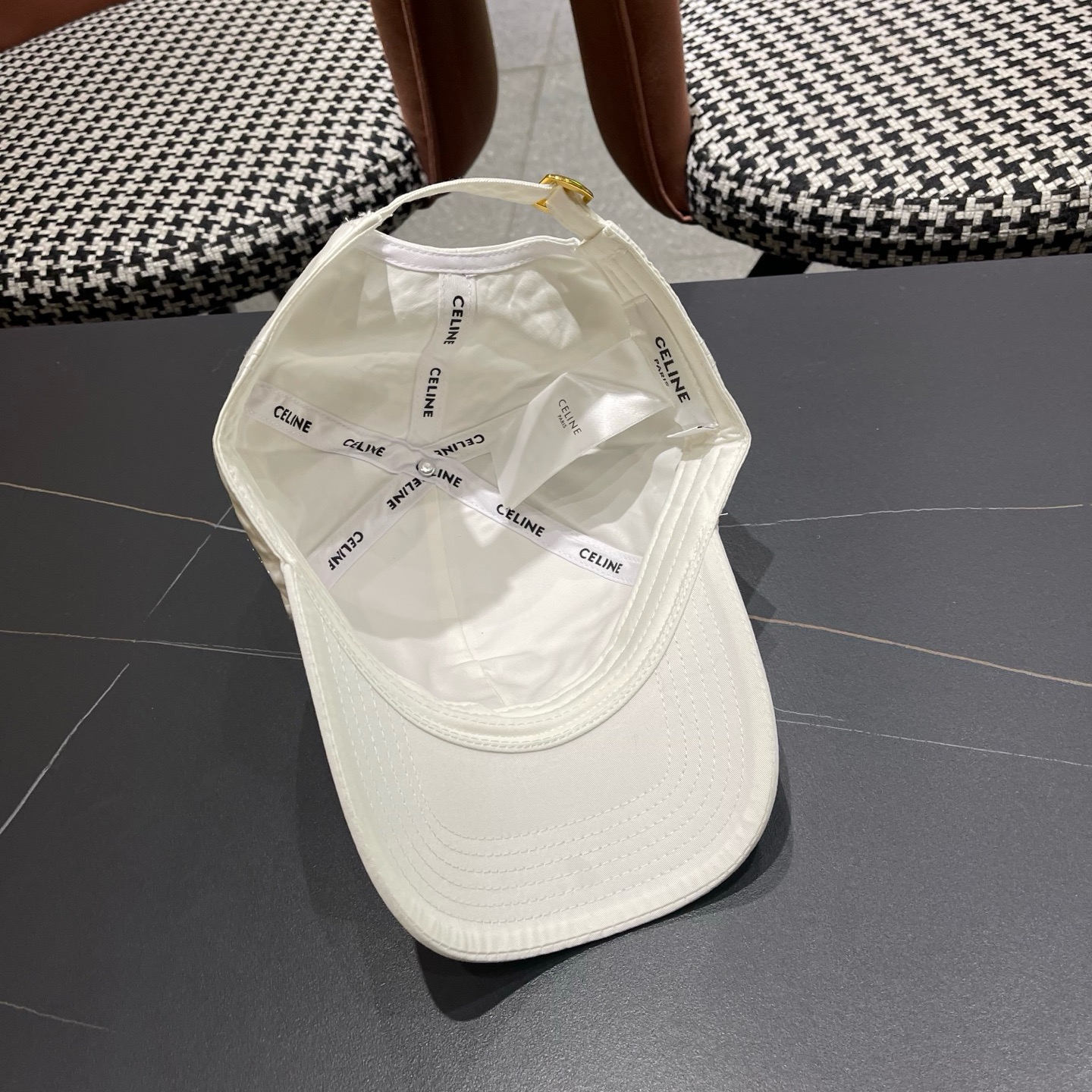 【CELNE 赛琳】棒球帽👍日韩休闲潮流，高端品质时尚大气❤️❤️❤️百搭爆款🔥🔥🔥男女同款配防尘袋，旅