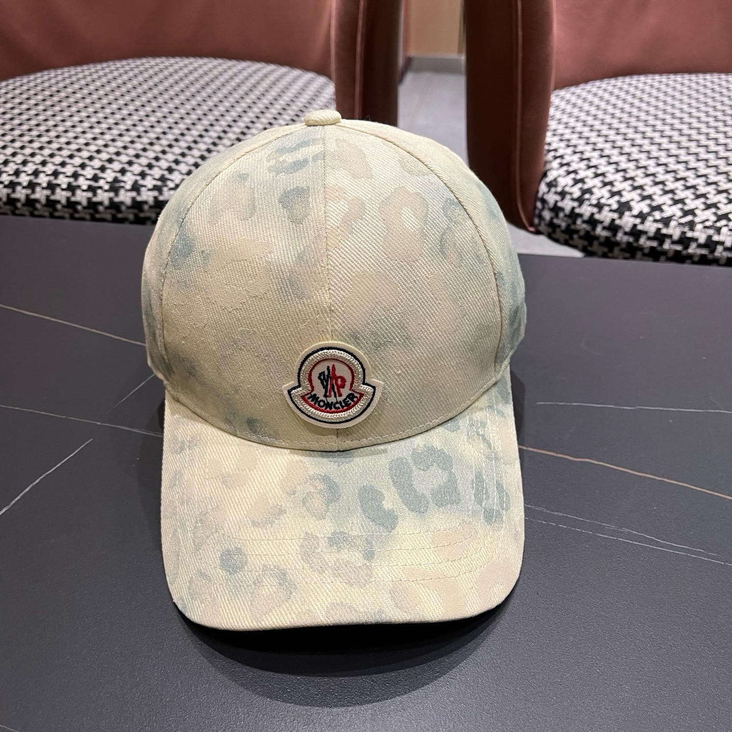 MONCLER（蒙口）美式复古涂鸦棒球帽子女新款大头围户外遮阳硬顶鸭舌帽男士