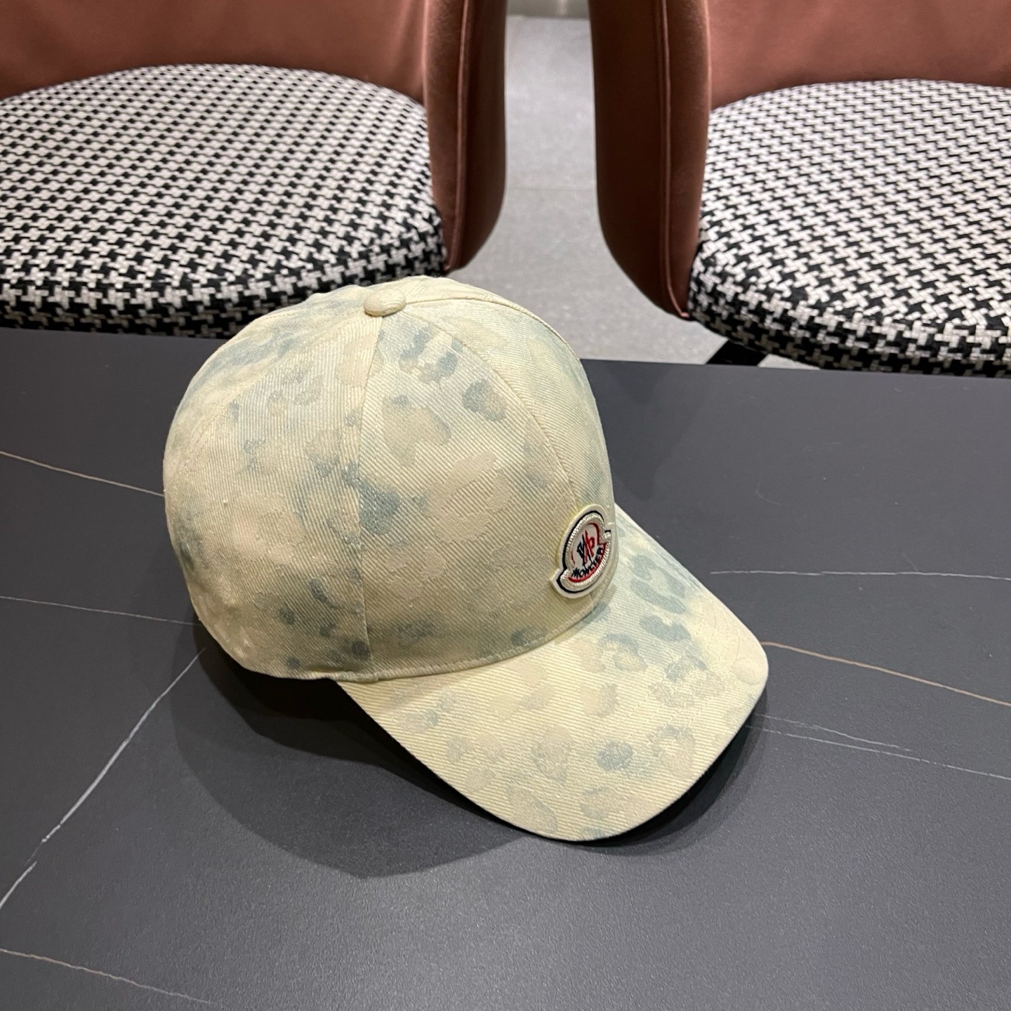 MONCLER（蒙口）美式复古涂鸦棒球帽子女新款大头围户外遮阳硬顶鸭舌帽男士