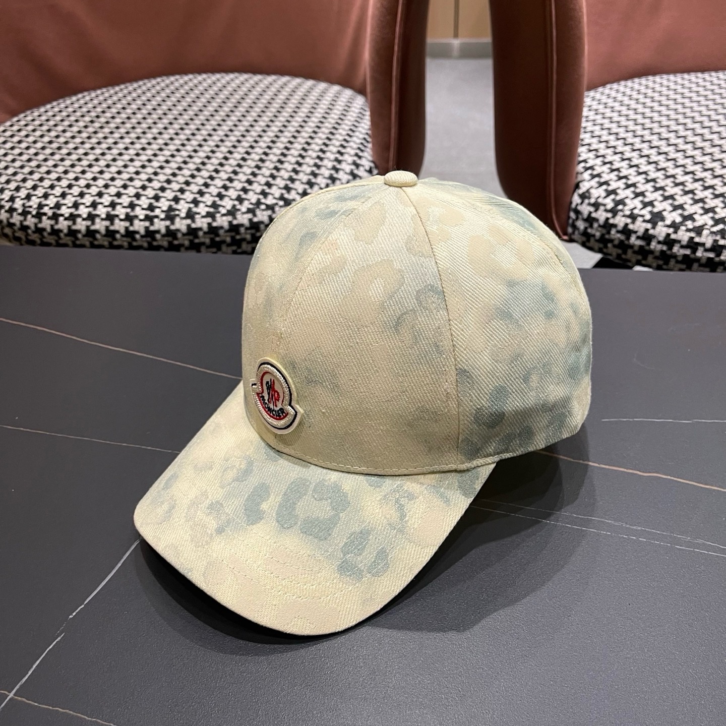 MONCLER（蒙口）美式复古涂鸦棒球帽子女新款大头围户外遮阳硬顶鸭舌帽男士