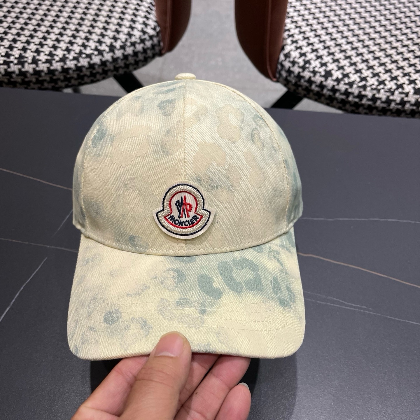 MONCLER（蒙口）美式复古涂鸦棒球帽子女新款大头围户外遮阳硬顶鸭舌帽男士