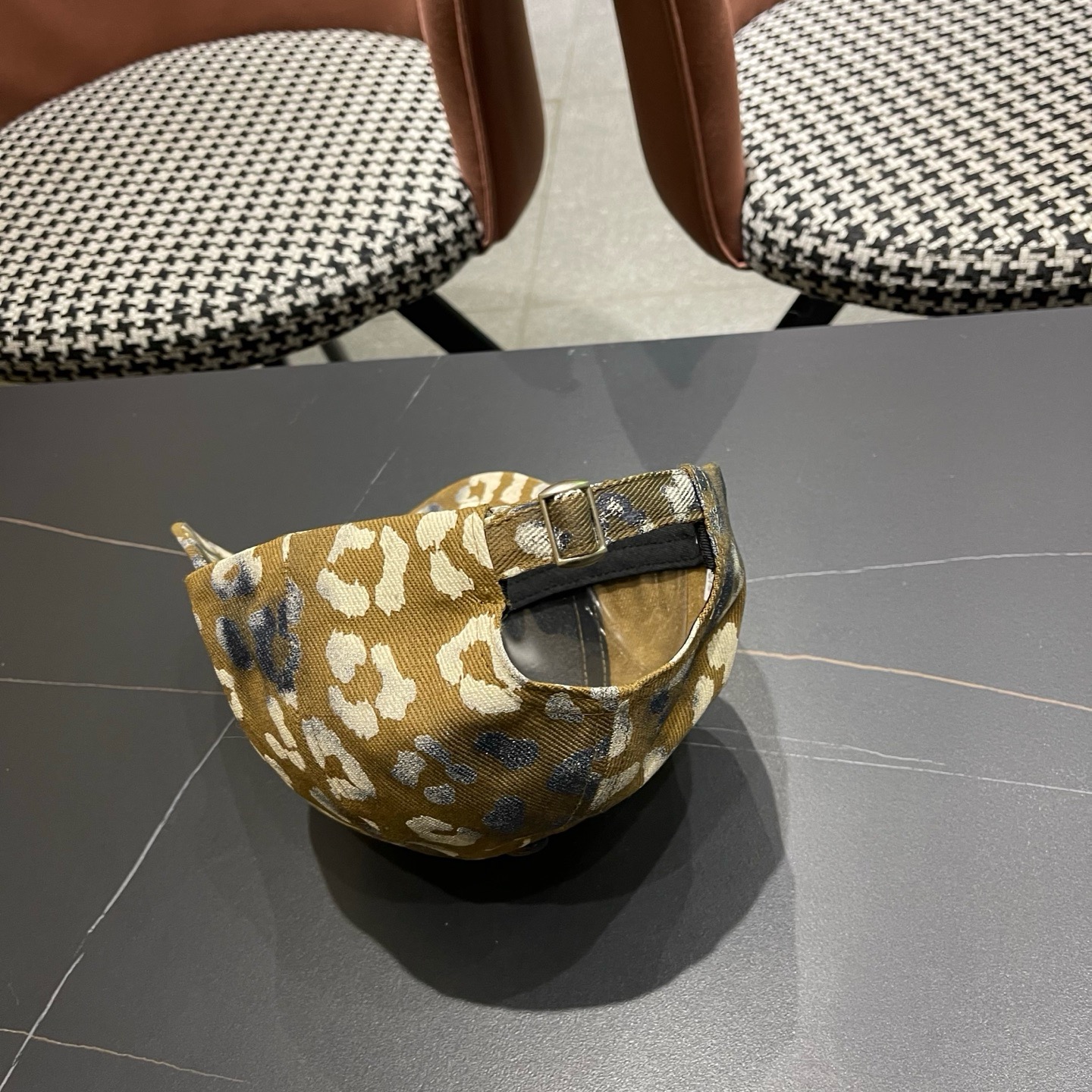 MONCLER（蒙口）美式复古涂鸦棒球帽子女新款大头围户外遮阳硬顶鸭舌帽男士