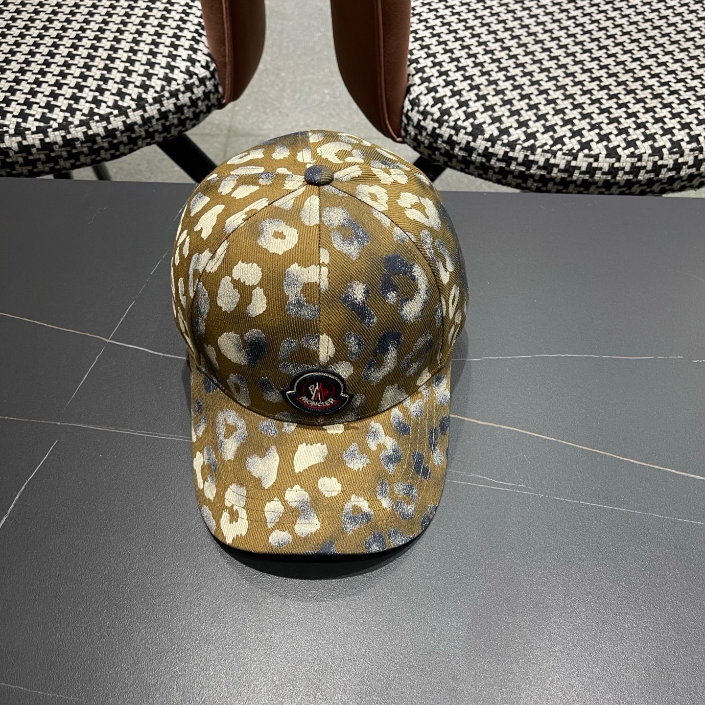 MONCLER（蒙口）美式复古涂鸦棒球帽子女新款大头围户外遮阳硬顶鸭舌帽男士