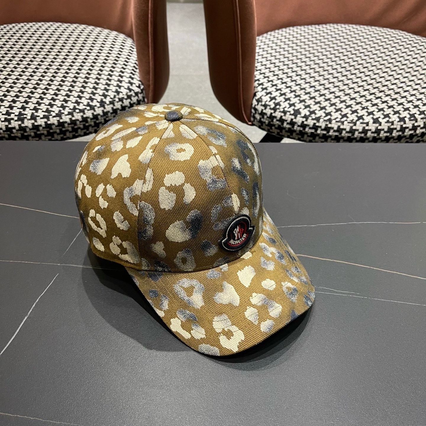 MONCLER（蒙口）美式复古涂鸦棒球帽子女新款大头围户外遮阳硬顶鸭舌帽男士