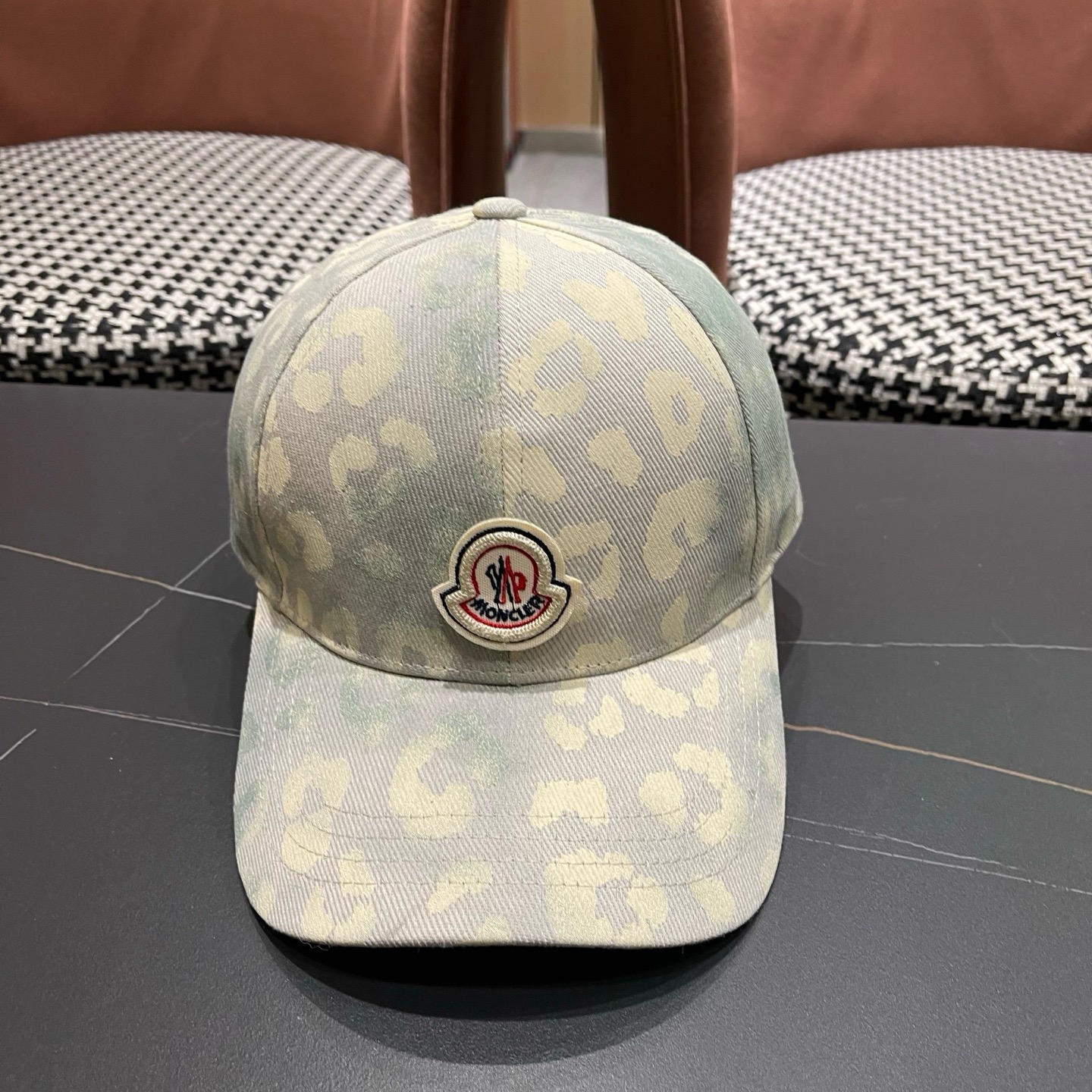 MONCLER（蒙口）美式复古涂鸦棒球帽子女新款大头围户外遮阳硬顶鸭舌帽男士