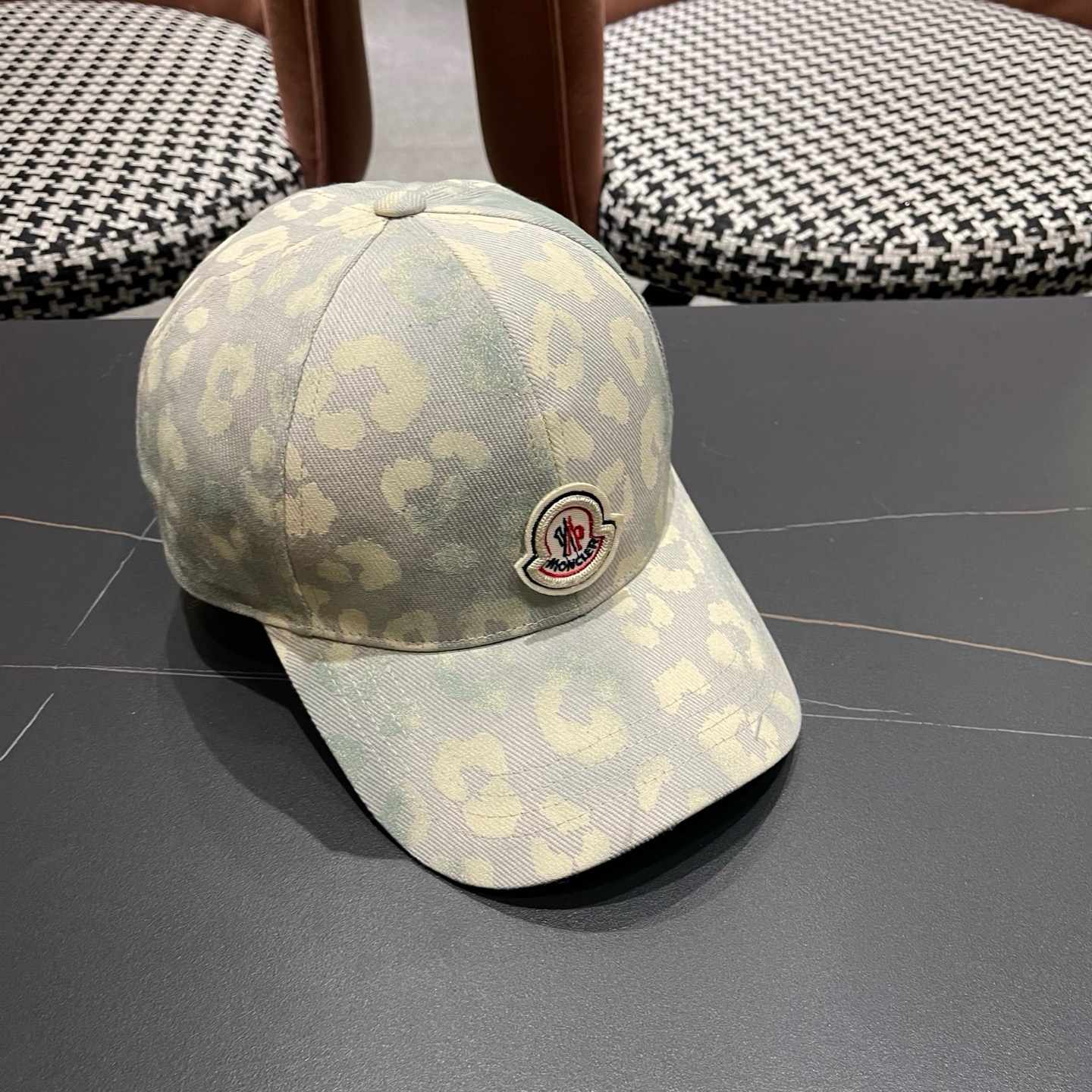 MONCLER（蒙口）美式复古涂鸦棒球帽子女新款大头围户外遮阳硬顶鸭舌帽男士