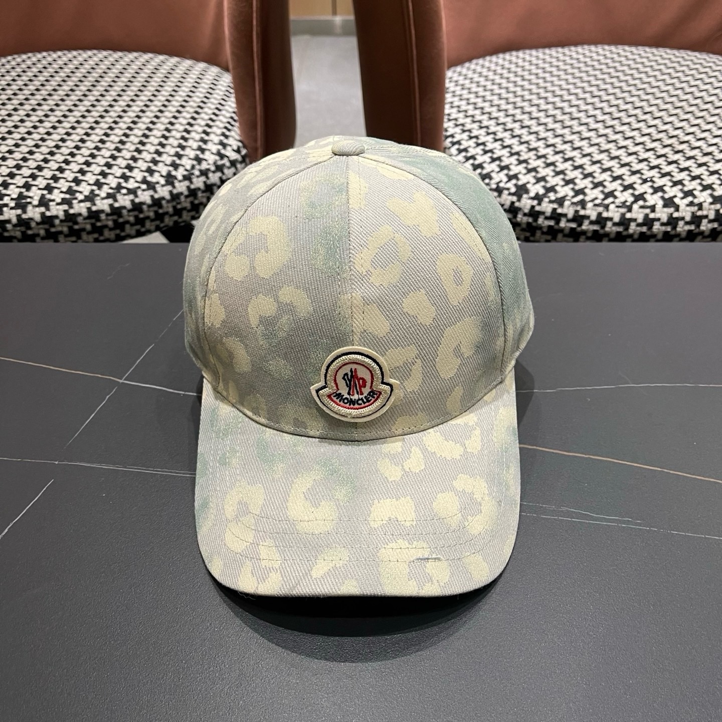 MONCLER（蒙口）美式复古涂鸦棒球帽子女新款大头围户外遮阳硬顶鸭舌帽男士