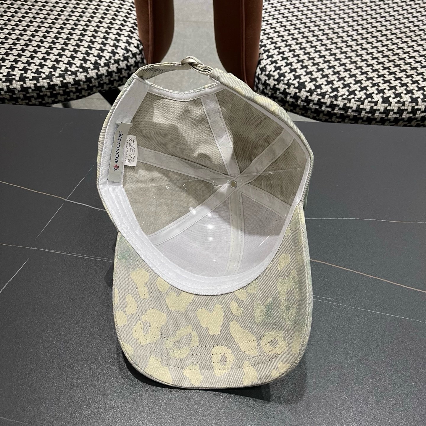 MONCLER（蒙口）美式复古涂鸦棒球帽子女新款大头围户外遮阳硬顶鸭舌帽男士