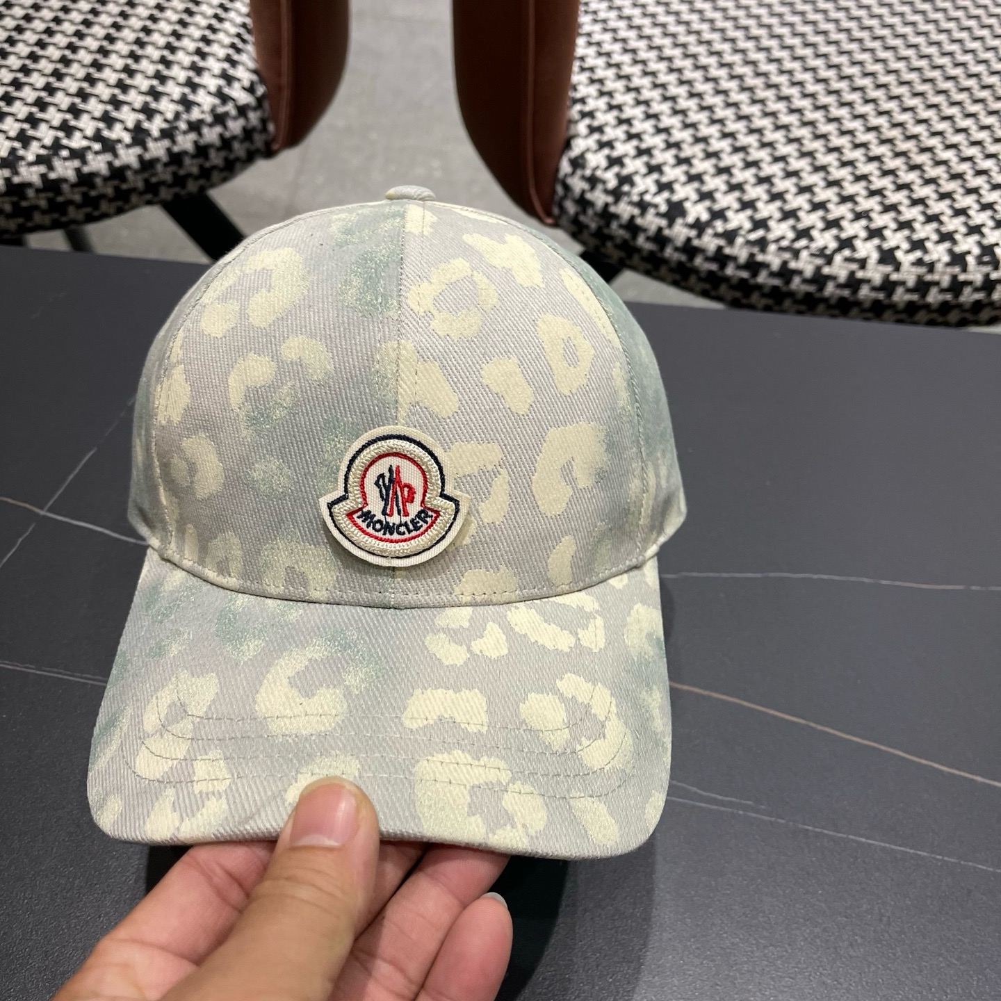 MONCLER（蒙口）美式复古涂鸦棒球帽子女新款大头围户外遮阳硬顶鸭舌帽男士