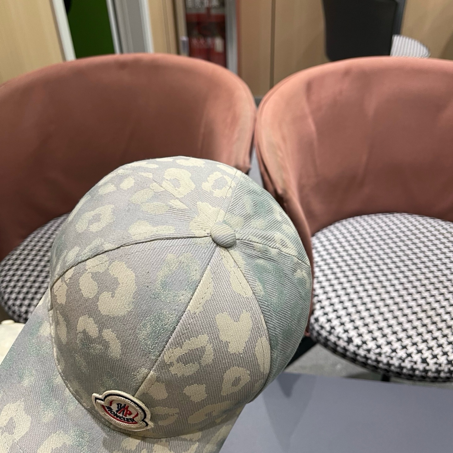 MONCLER（蒙口）美式复古涂鸦棒球帽子女新款大头围户外遮阳硬顶鸭舌帽男士