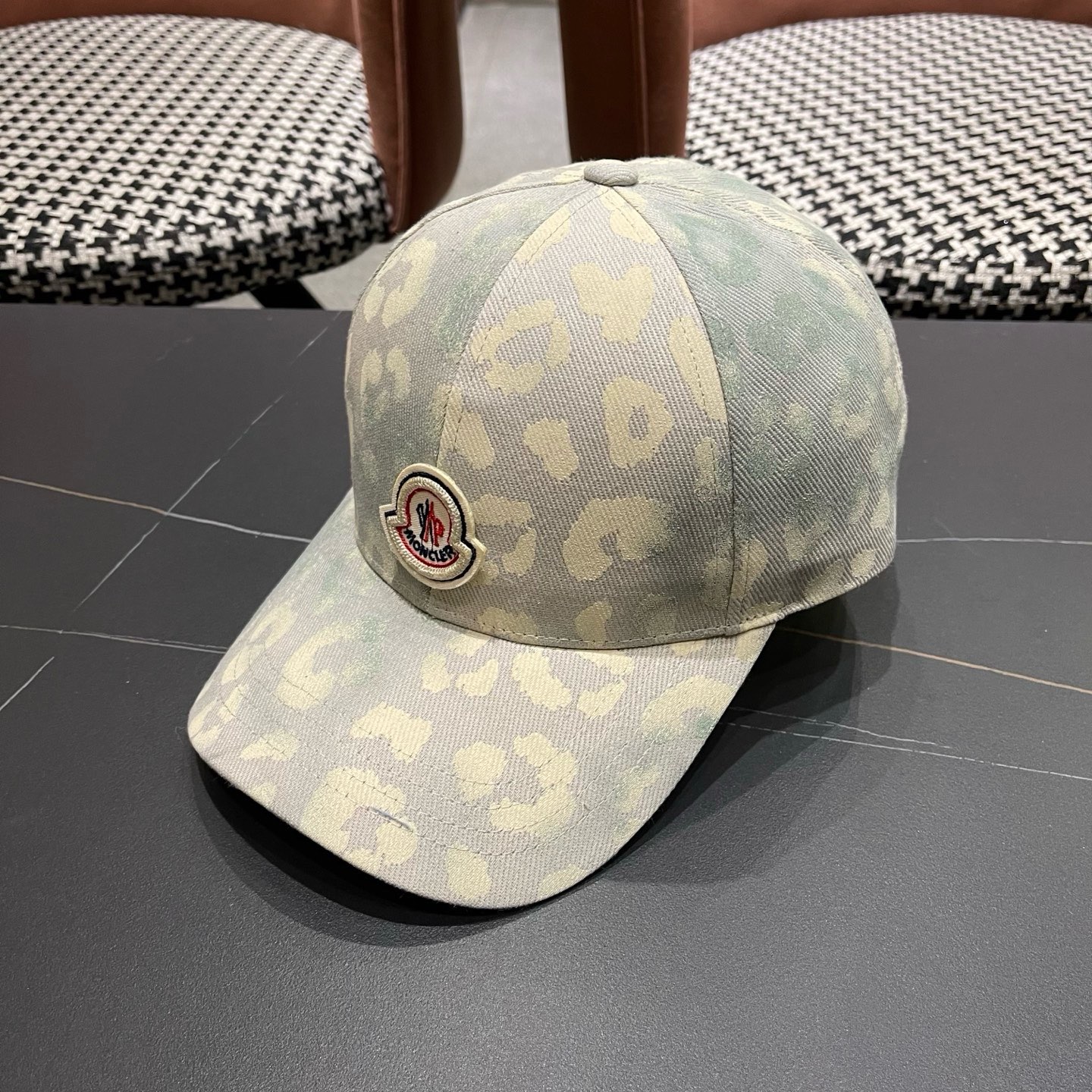 MONCLER（蒙口）美式复古涂鸦棒球帽子女新款大头围户外遮阳硬顶鸭舌帽男士