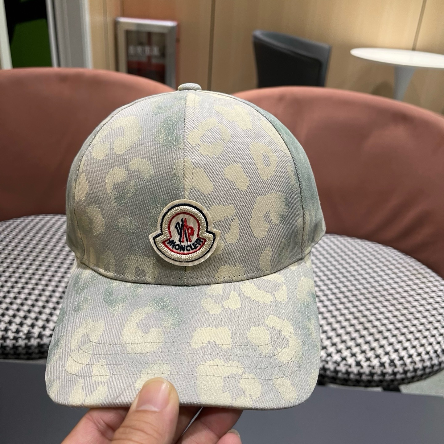 MONCLER（蒙口）美式复古涂鸦棒球帽子女新款大头围户外遮阳硬顶鸭舌帽男士