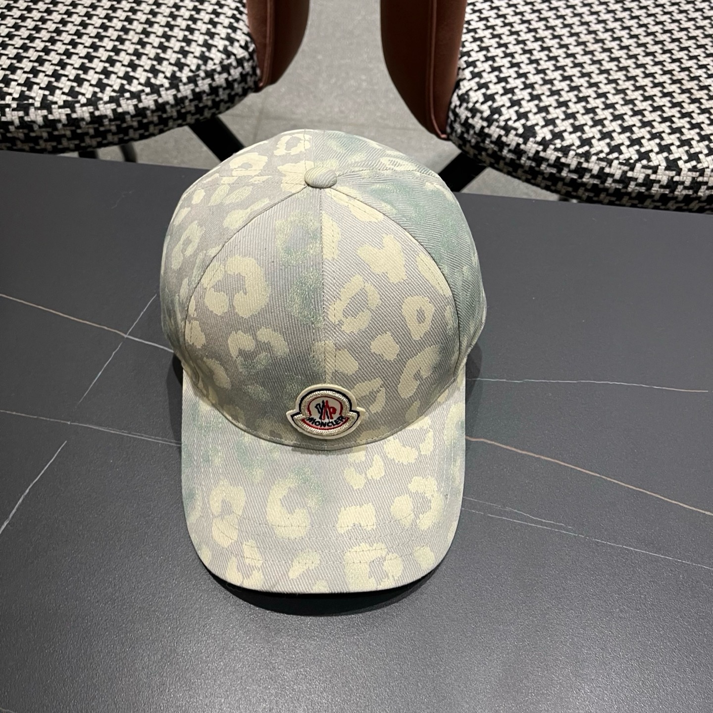 MONCLER（蒙口）美式复古涂鸦棒球帽子女新款大头围户外遮阳硬顶鸭舌帽男士