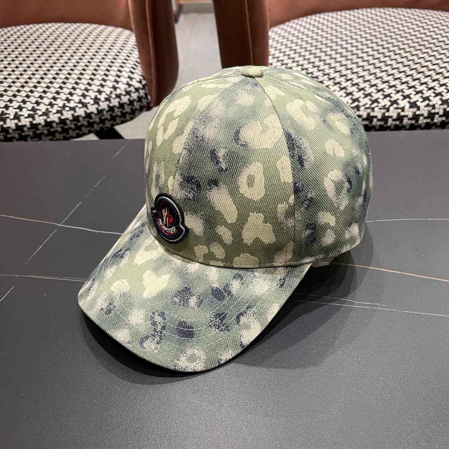 MONCLER（蒙口）美式复古涂鸦棒球帽子女新款大头围户外遮阳硬顶鸭舌帽男士