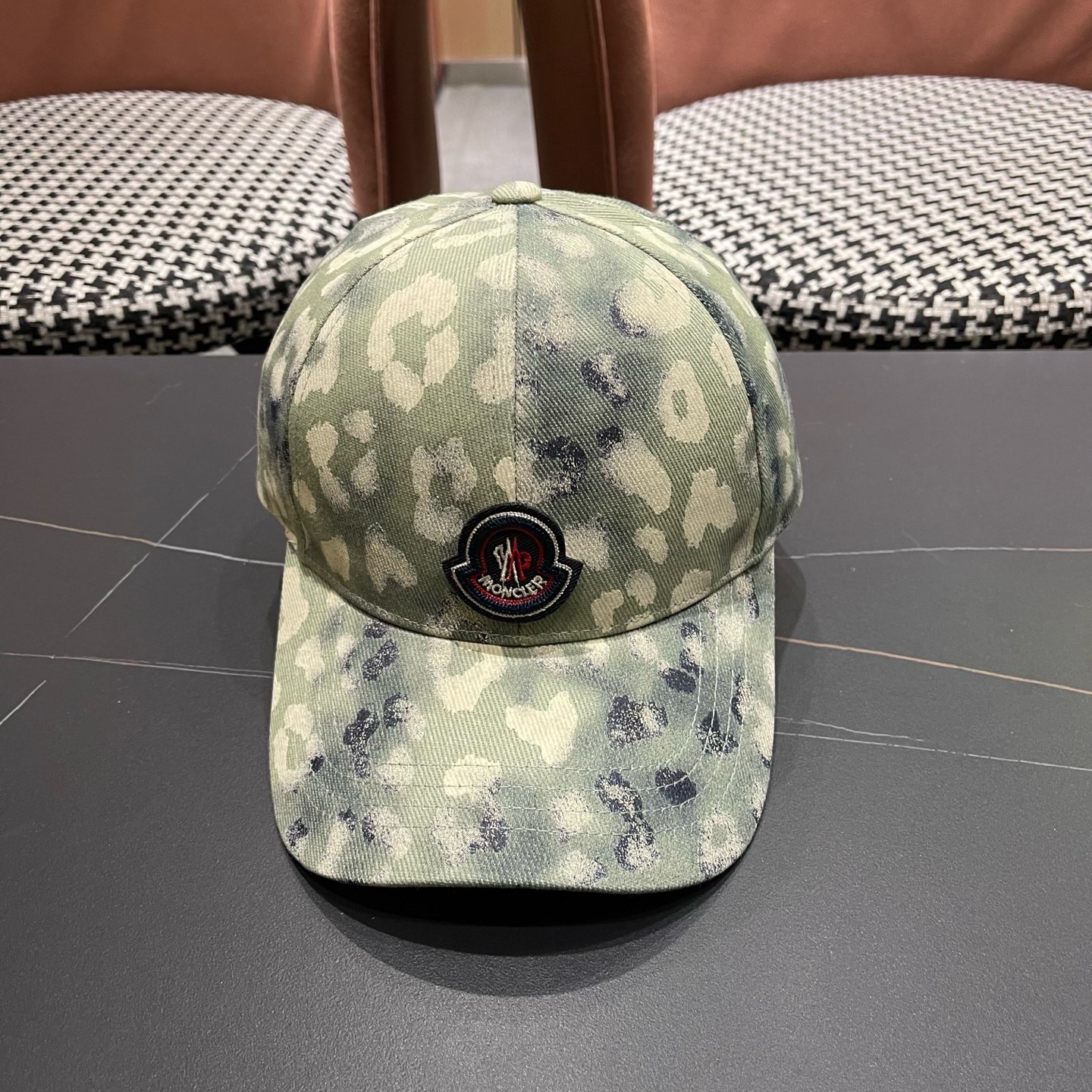 NO:704092,MONCLER (muzzle) American retro graffiti baseball hat women's new large head circumference outdoor sunshade hard-top peaked cap men's hat fisherman hat baseball cap knitted hat, hat, Moncler, espadrilles, hats19860909MONCLER（蒙口） 美式复古涂鸦棒球帽子女新款大头围户外遮阳硬顶鸭舌帽男士帽子渔夫帽棒球帽针织帽,帽子,Moncler,espadrilles,hats,hat