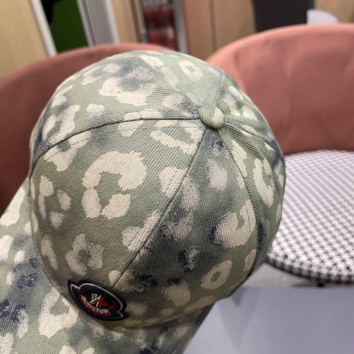 MONCLER（蒙口）美式复古涂鸦棒球帽子女新款大头围户外遮阳硬顶鸭舌帽男士