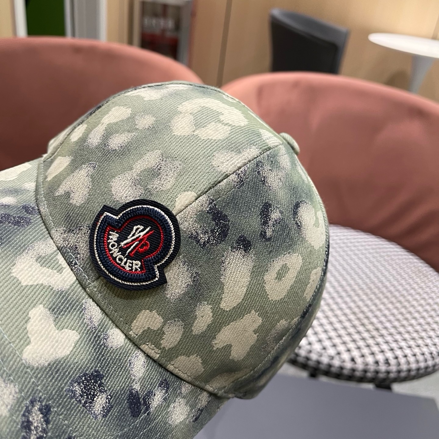 MONCLER（蒙口）美式复古涂鸦棒球帽子女新款大头围户外遮阳硬顶鸭舌帽男士